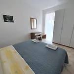 Apartment Plaza *