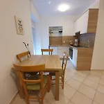 Plaza * Selce