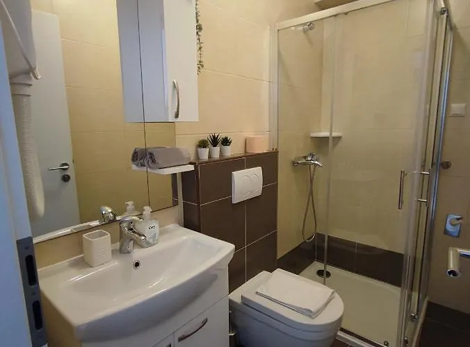Plaza Apartamento *